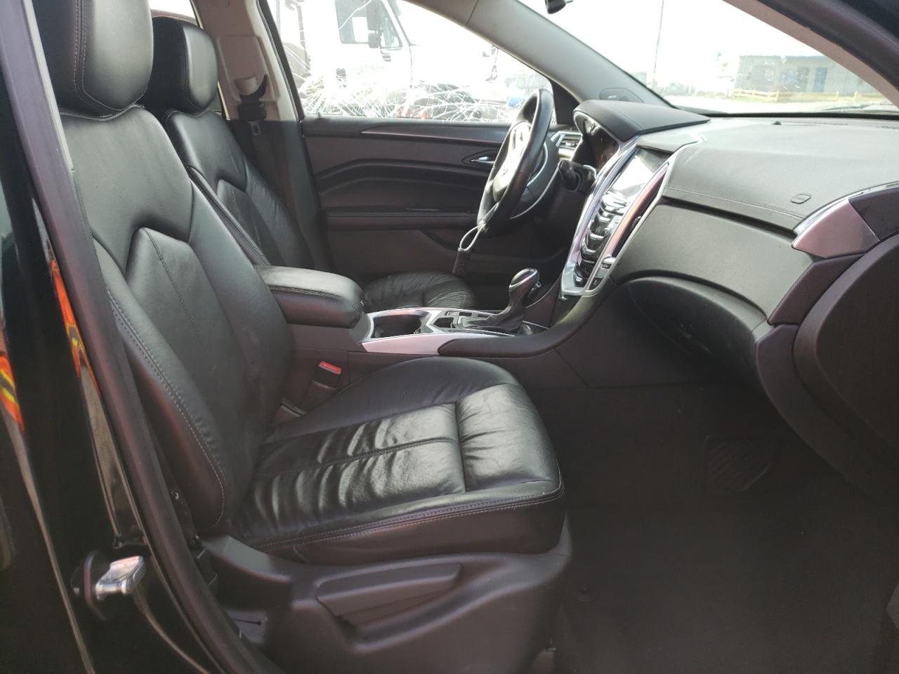 Photo 5 from auction – 2013 CADILLAC SRX with VIN 3GYFNAE30DS620313