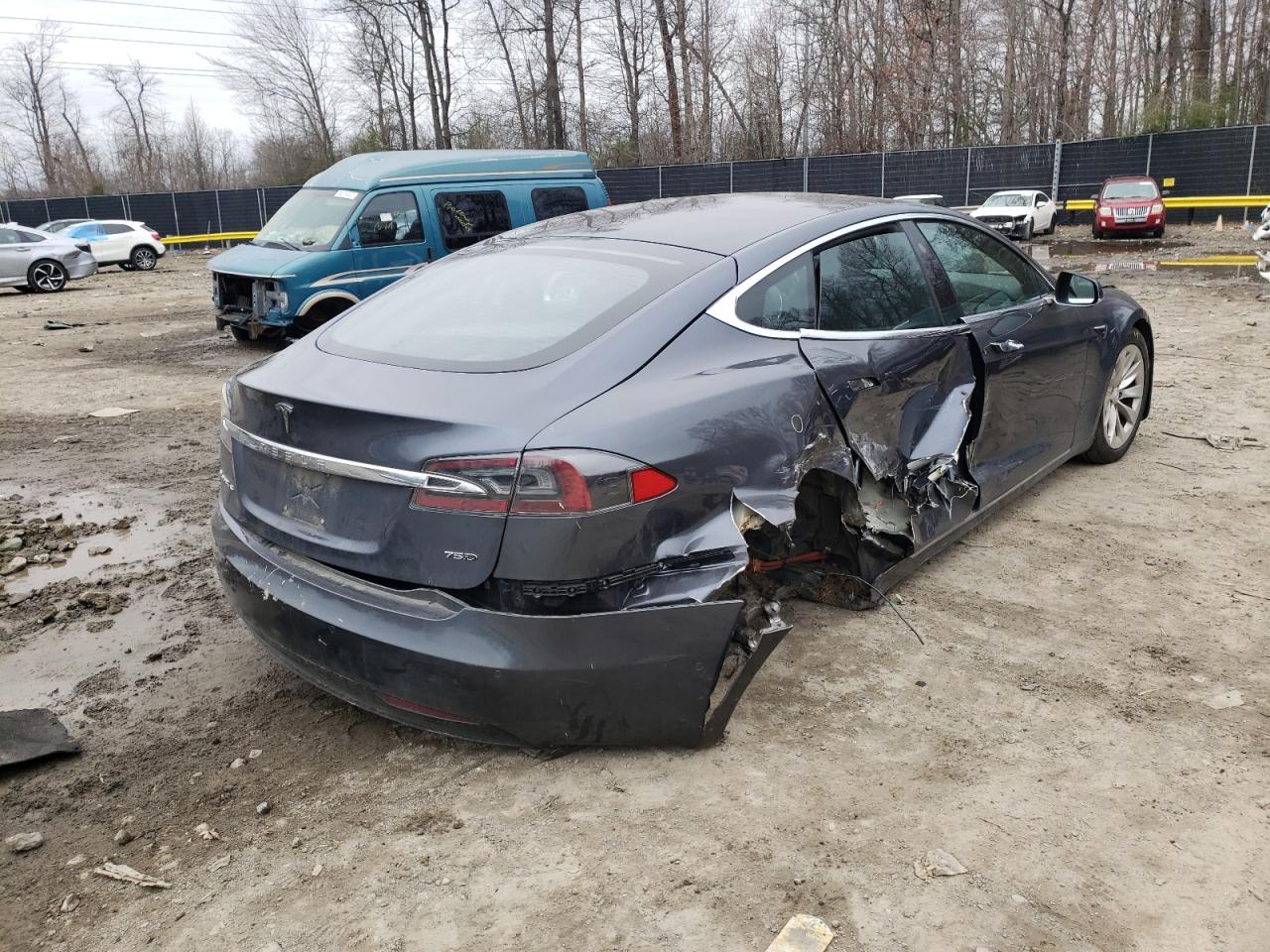 Photo 4 from auction – 2017 TESLA MODEL S with VIN 5YJSA1E29HF192196