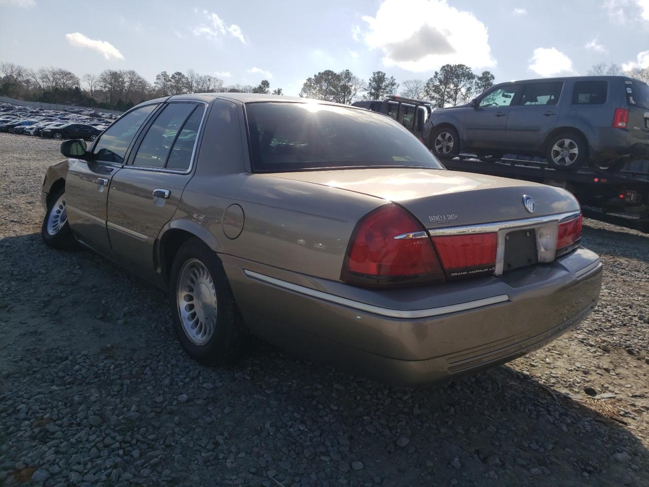 Photo 3 from auction – 2002 MERCURY GRAND MARQ with VIN 2MEFM75W02X640524