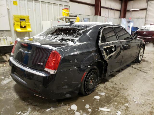 Photo 4 from auction – 2017 CHRYSLER 300 LIMITE with VIN 2C3CCAAG8HH616188