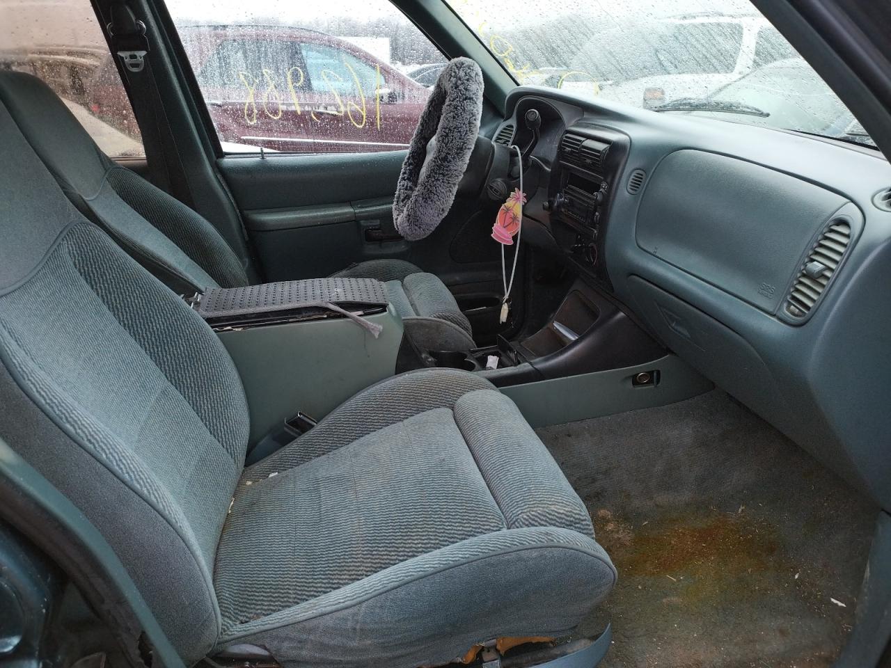 Photo 5 from auction – 1996 FORD EXPLORER with VIN 1FMDU32P9TUD41018