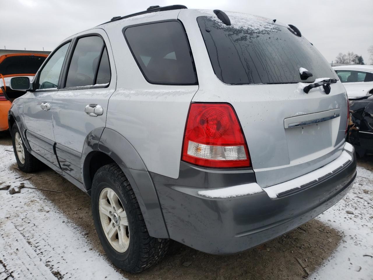 Photo 3 from auction – 2005 KIA SORENTO EX with VIN KNDJC733455457690