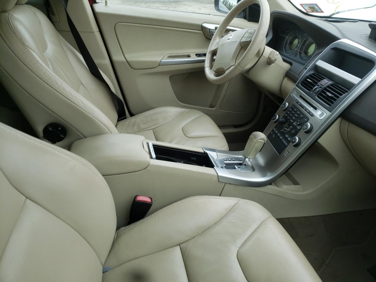 Photo 5 from auction – 2010 VOLVO XC60 3.2 with VIN YV4982DZ2A2107686