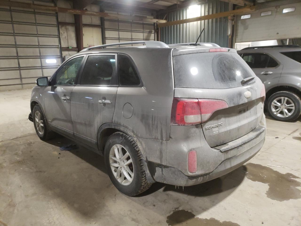 Photo 3 from auction – 2015 KIA SORENTO LX with VIN 5XYKTCA67FG574036