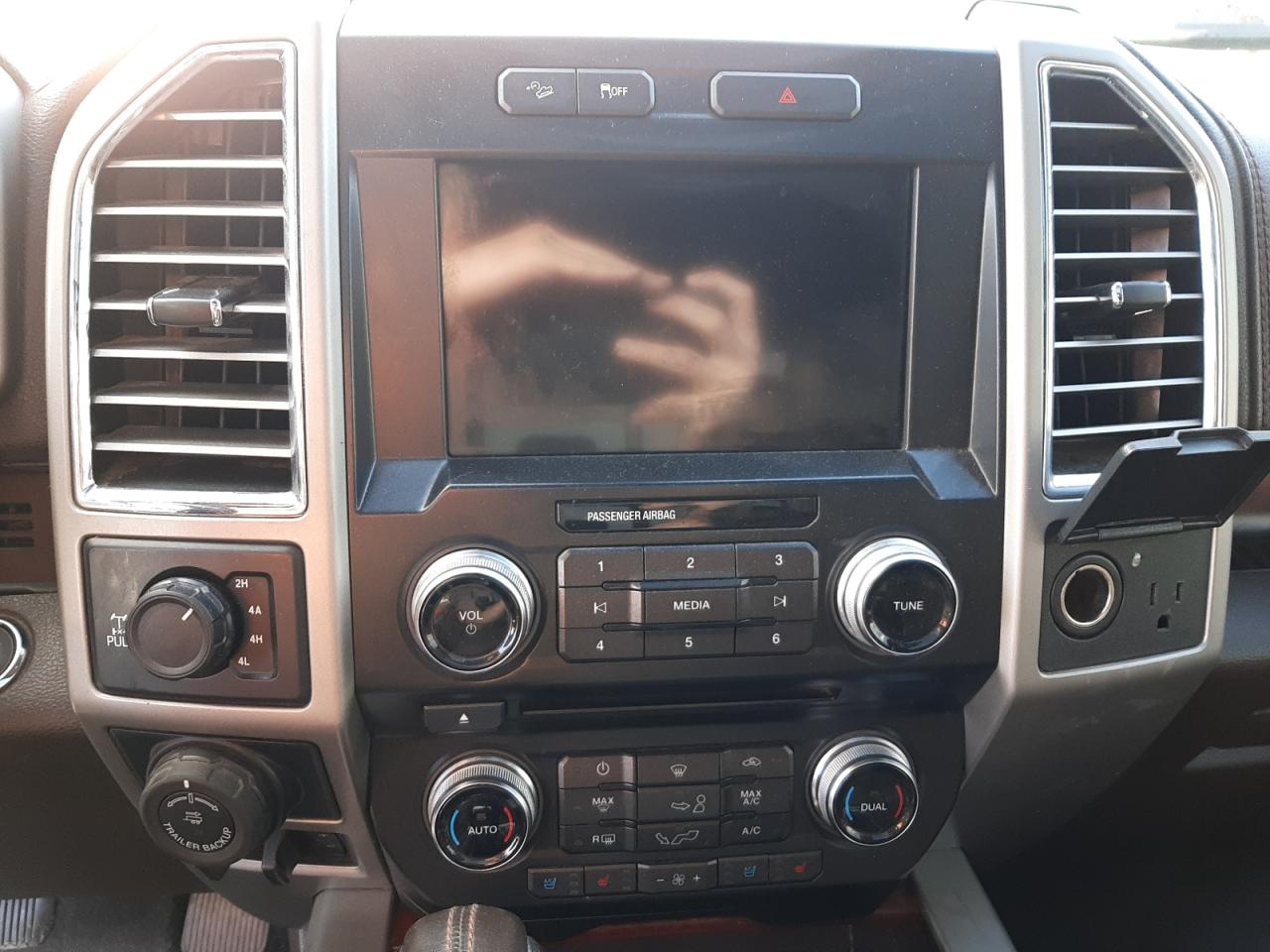 Photo 9 from auction – 2016 FORD F150 SUPER with VIN 1FTEW1EF5GFC64944