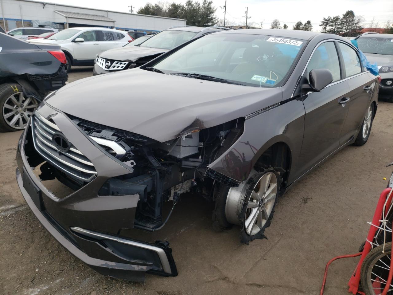 Photo 2 from auction – 2017 HYUNDAI SONATA SE with VIN 5NPE24AF6HH470154