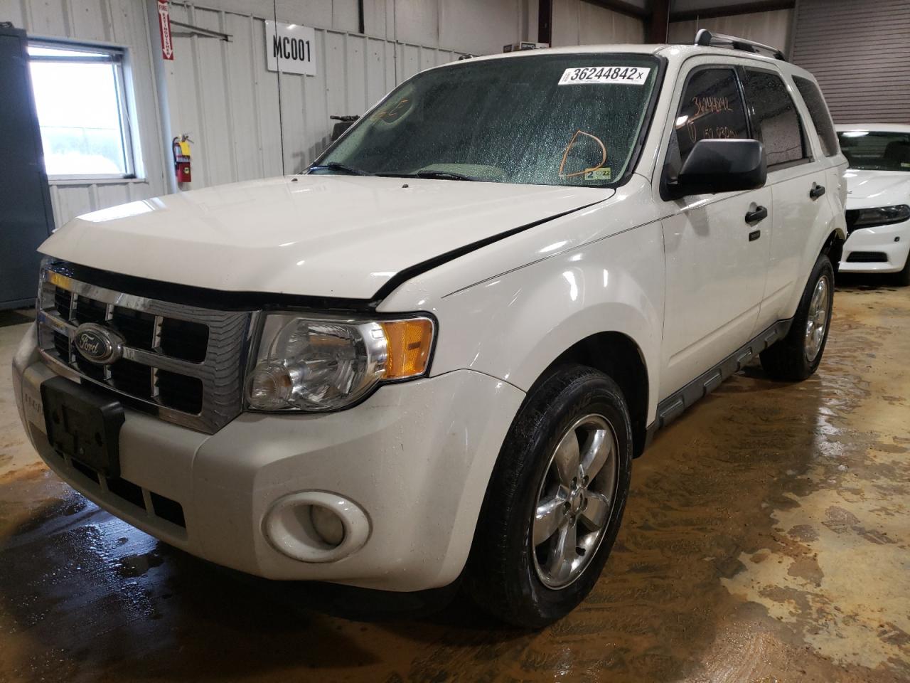 Photo 2 from auction – 2011 FORD ESCAPE XLT with VIN 1FMCU9DG3BKB57408