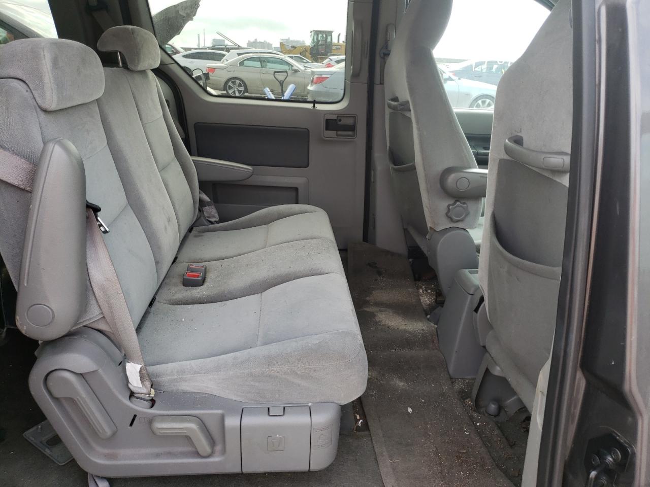 Photo 6 from auction – 2005 FORD FREESTAR S with VIN 2FMZA57635BA87647