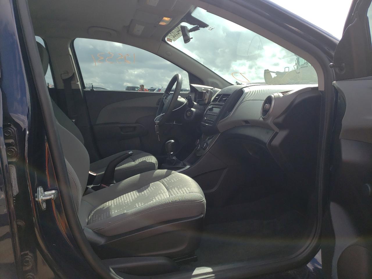 Photo 5 from auction – 2015 CHEVROLET SONIC LS with VIN 1G1JB5SH8F4138412