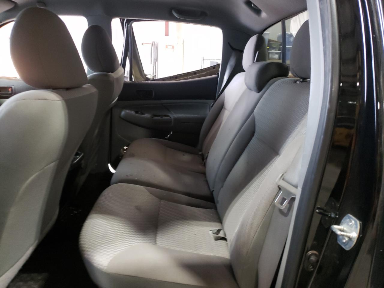 Photo 6 from auction – 2013 TOYOTA TACOMA DOU with VIN 5TFLU4EN3DX073471