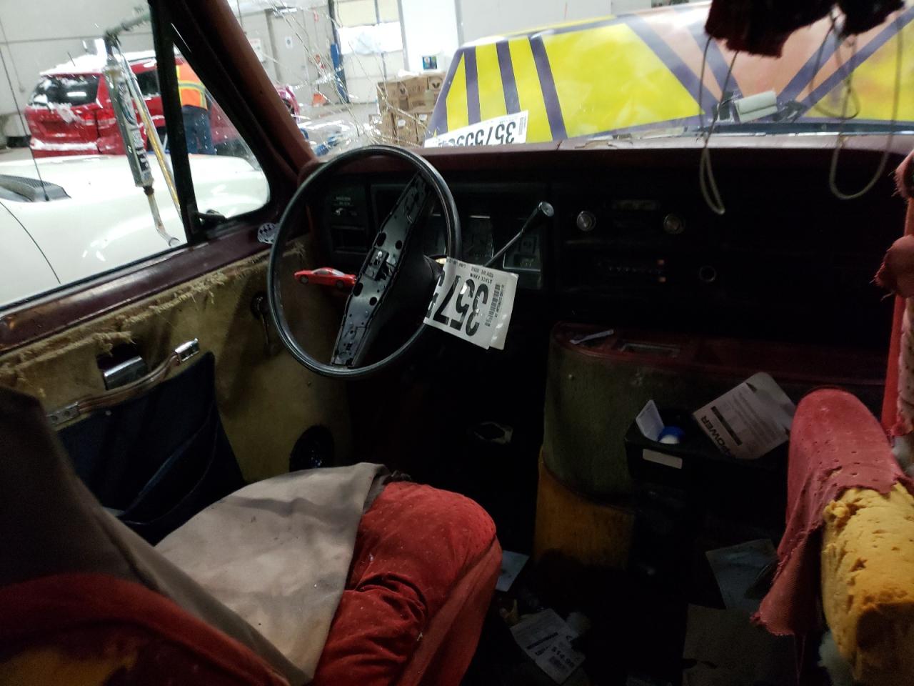 Photo 9 from auction – 1984 FORD ECONOLINE with VIN 1FTFS24H6EHB69786