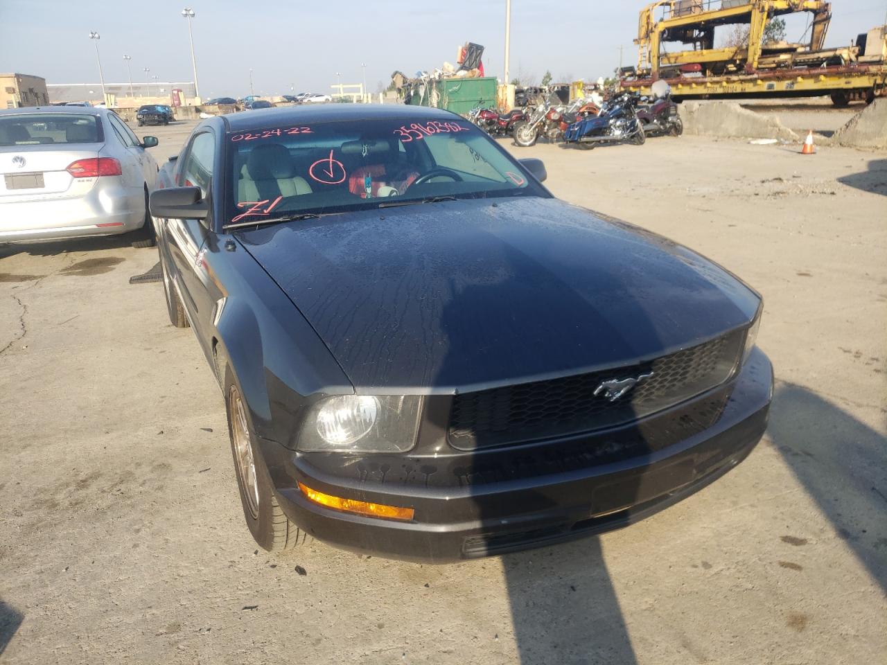 FORD MUSTANG 2008 with VIN 1ZVHT80N185207111 - Photo from auction