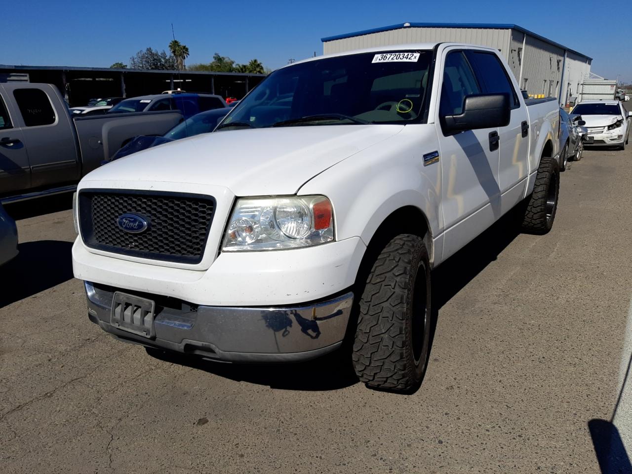 Photo 2 from auction – 2004 FORD F150 SUPER with VIN 1FTRW12W14KC61175