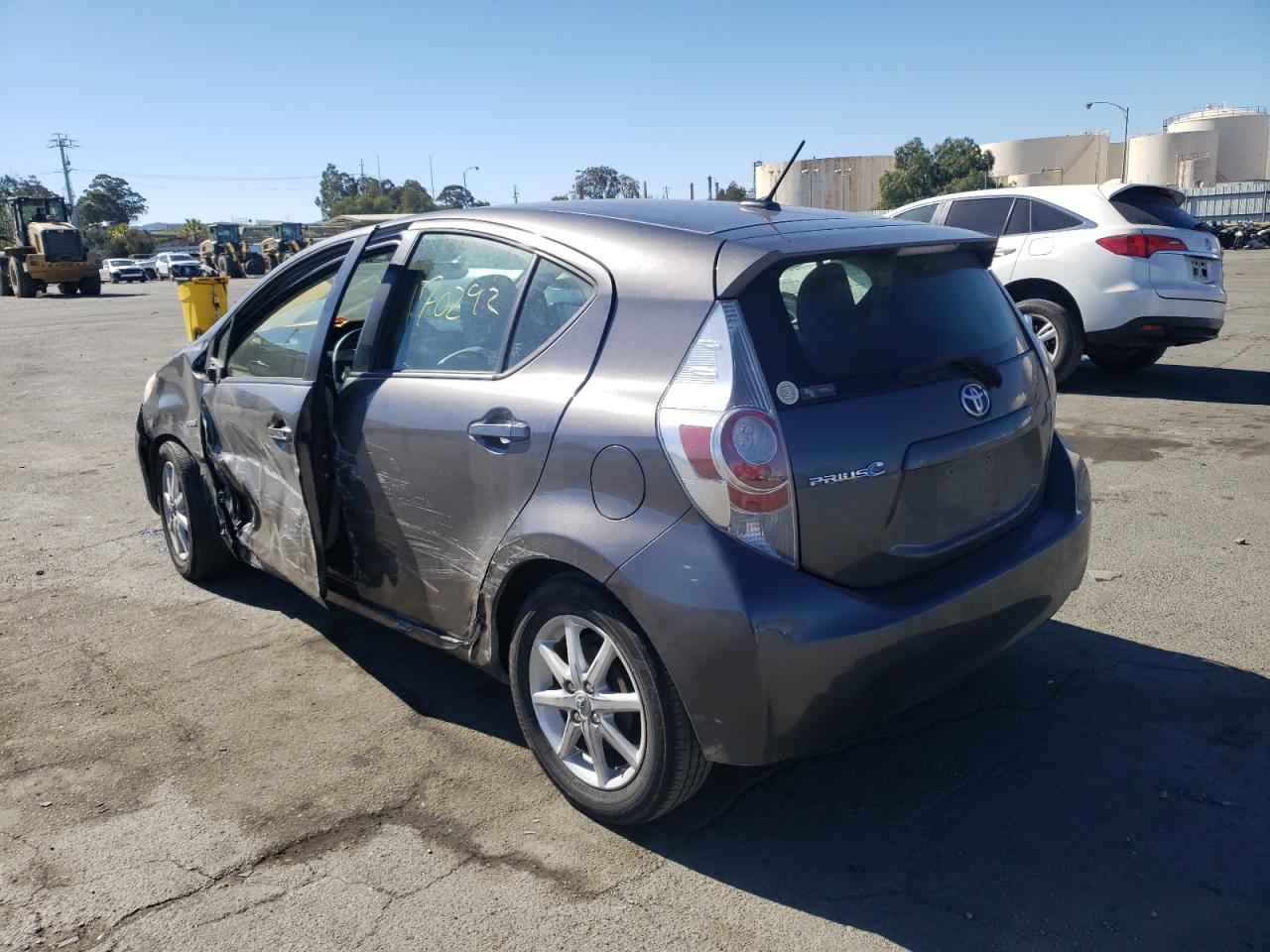 Photo 3 from auction – 2012 TOYOTA PRIUS C with VIN JTDKDTB33C1010123