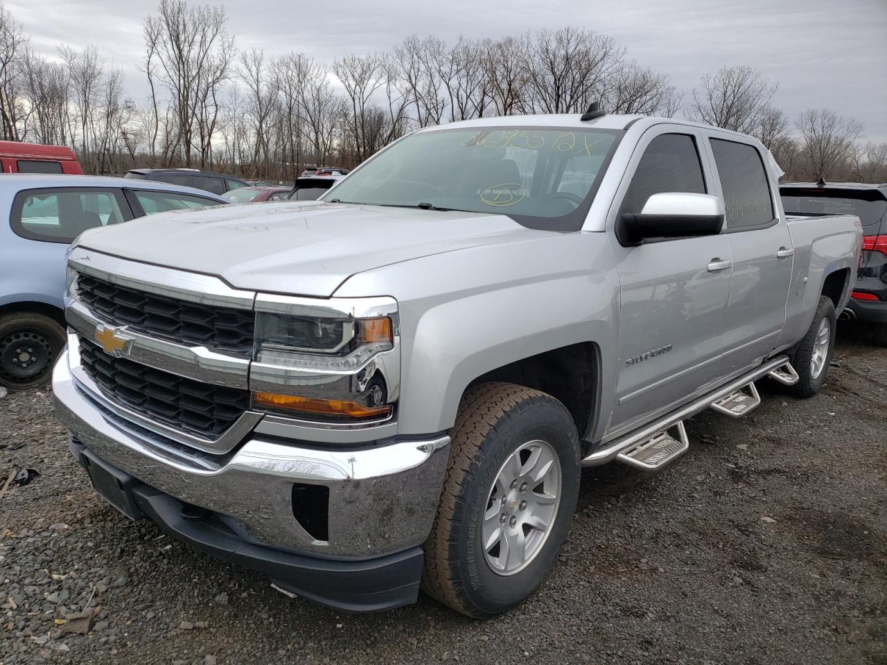 Photo 2 from auction – 2018 CHEVROLET SILVERADO with VIN 1GCUKREC4JF185946