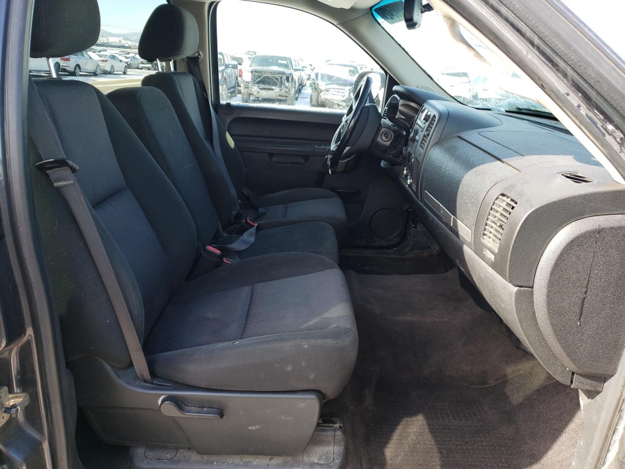 Photo 5 from auction – 2011 GMC SIERRA 150 with VIN 3GTU2VE22BG240300