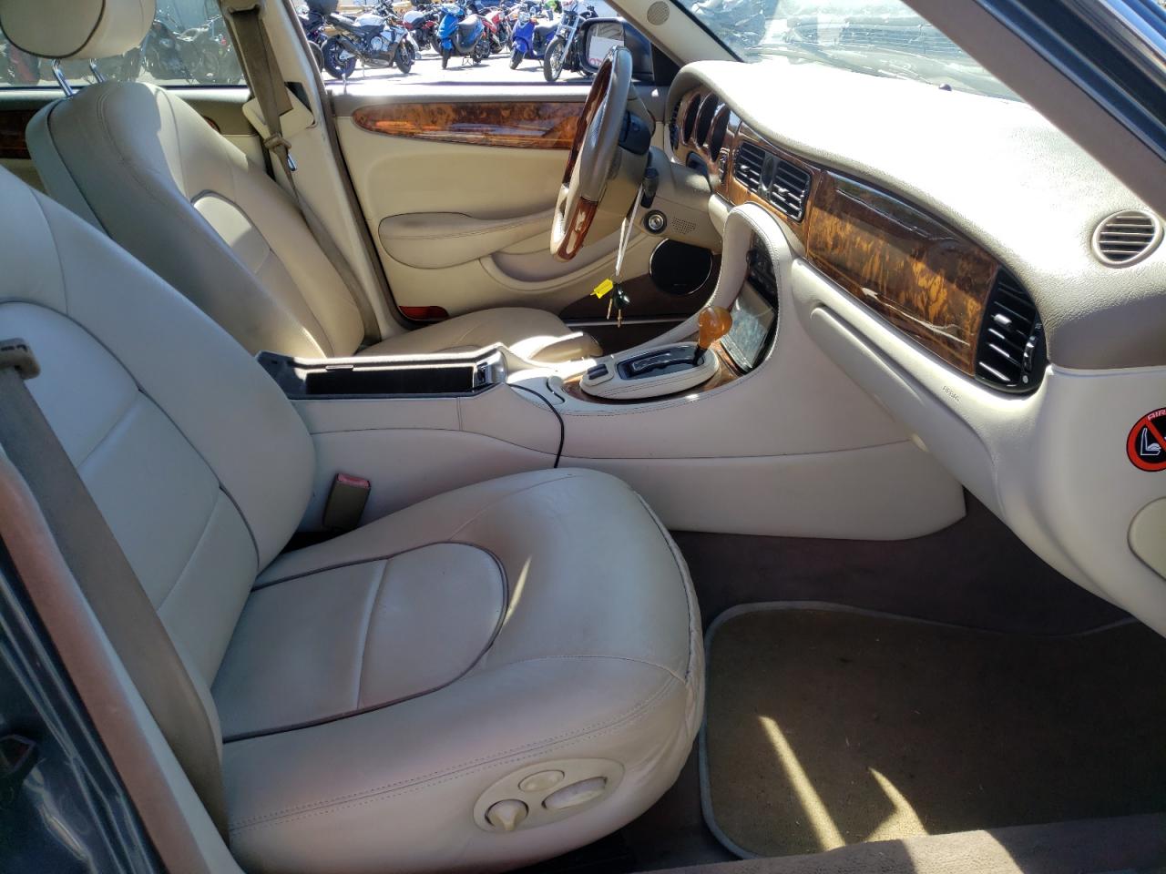 Photo 5 from auction – 2001 JAGUAR VANDENPLAS with VIN SAJDA24C31LF39327