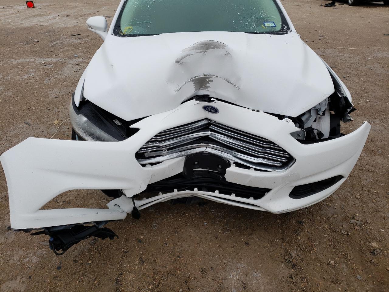 Photo 9 from auction – 2016 FORD FUSION SE with VIN 3FA6P0HD0GR382575
