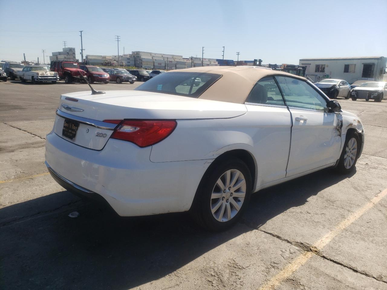 Photo 4 from auction – 2011 CHRYSLER 200 TOURIN with VIN 1C3BC2EB2BN599628