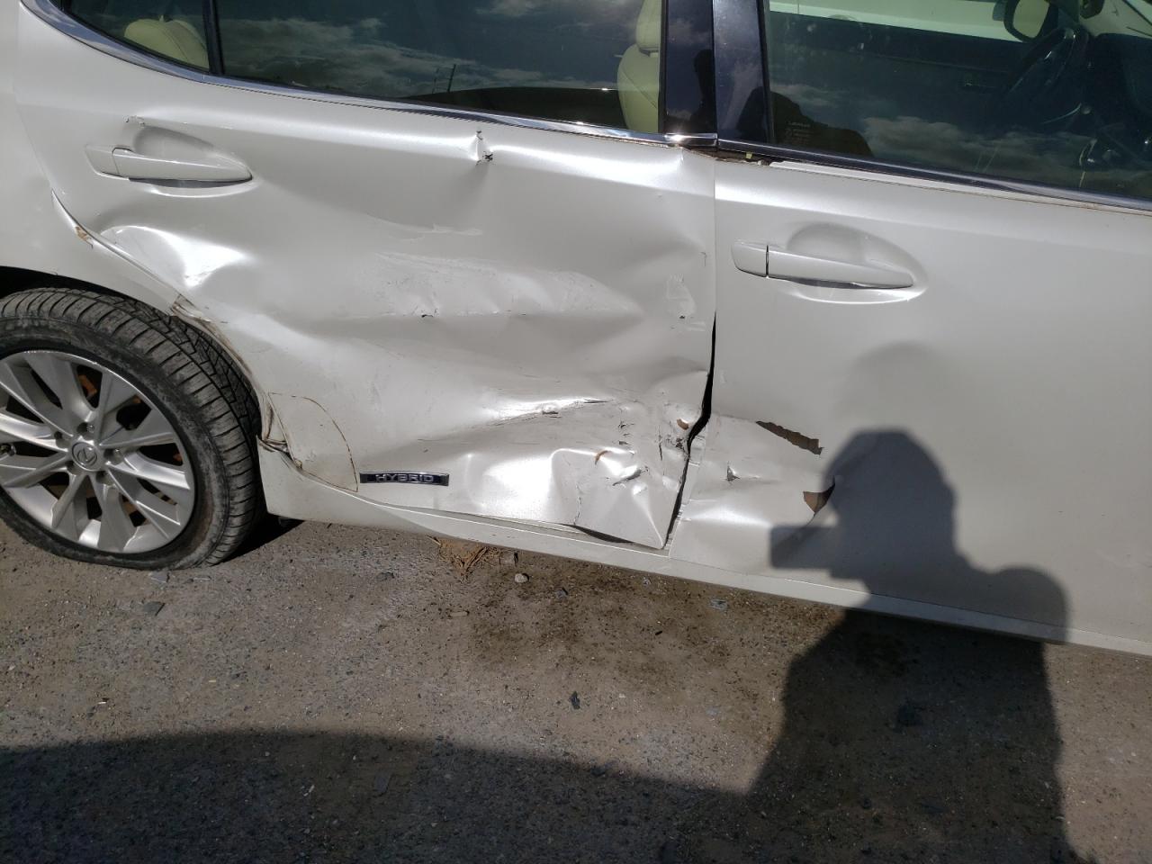 Photo 9 from auction – 2014 LEXUS ES 300H with VIN JTHBW1GG8E2057461