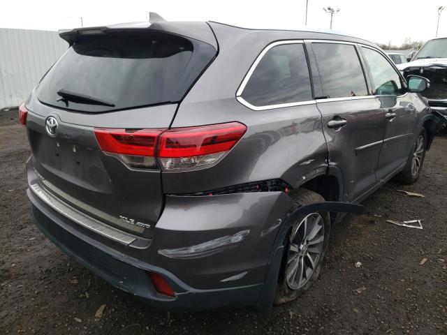 Photo 4 from auction – 2018 TOYOTA HIGHLANDER with VIN 5TDJZRFH4JS553177