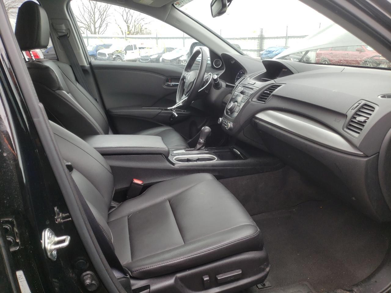 Photo 5 from auction – 2017 ACURA RDX with VIN 5J8TB4H38HL027276