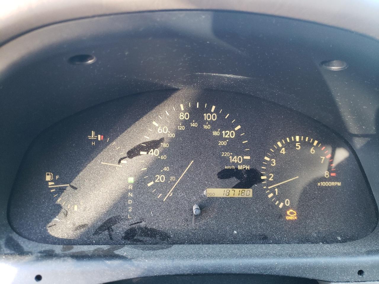 Photo 8 from auction – 2000 LEXUS RX 300 with VIN JT6HF10U6Y0105641