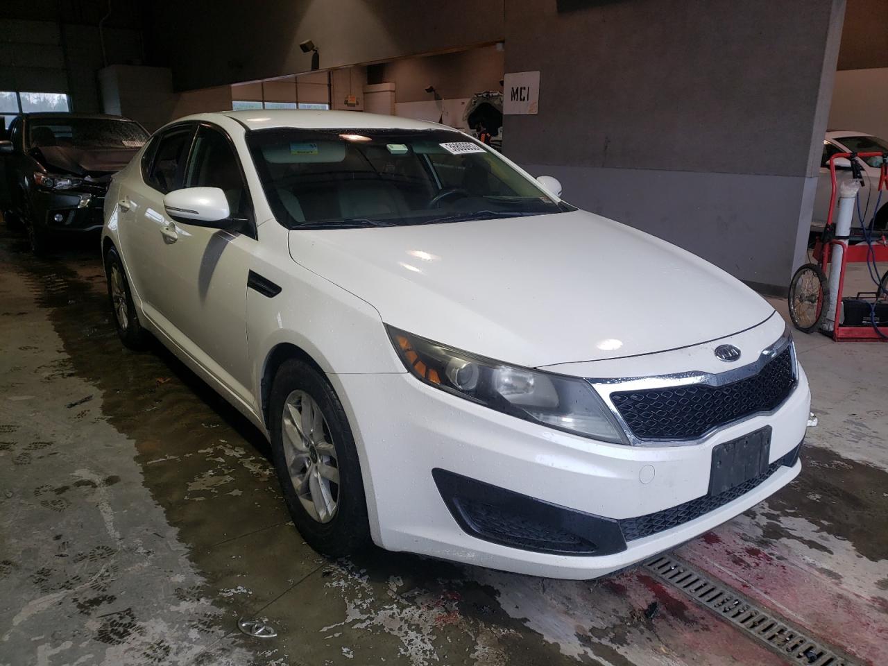 KIA OPTIMA LX 2011 with VIN KNAGM4A71B5131673 - Photo from auction