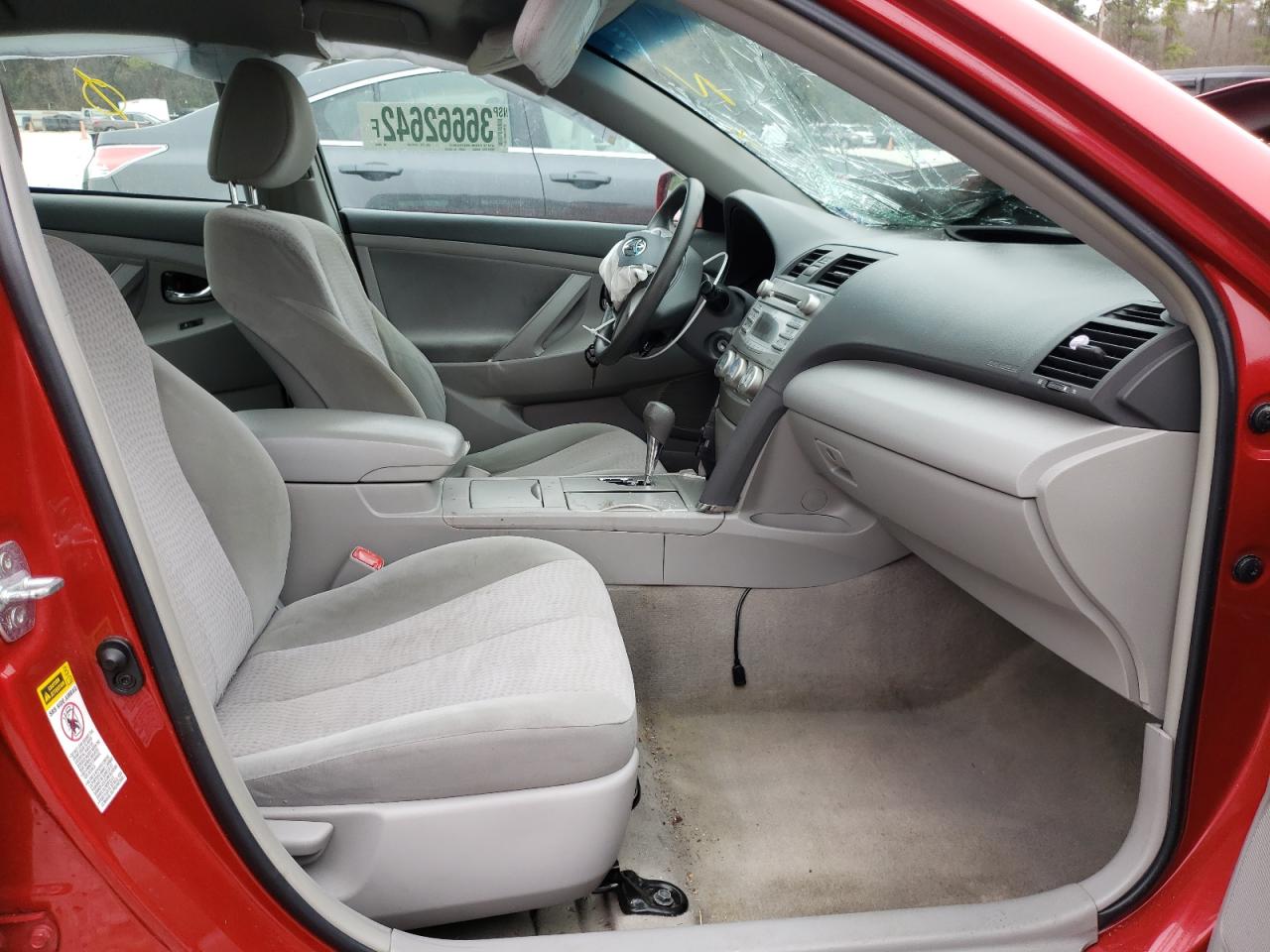 Photo 5 from auction – 2011 TOYOTA CAMRY BASE with VIN 4T1BF3EK2BU190040
