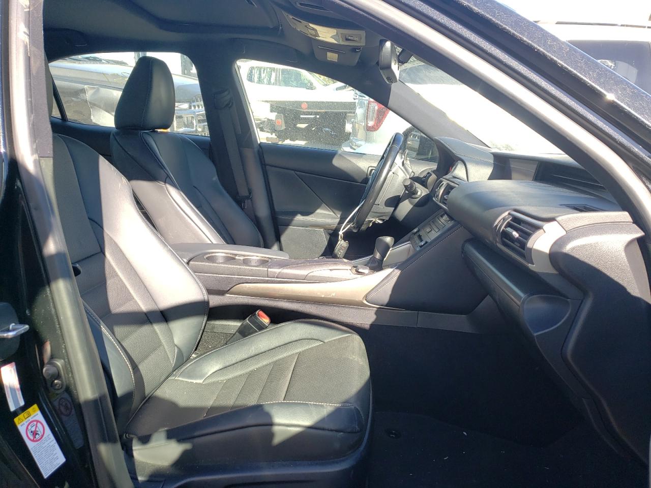 Photo 5 from auction – 2017 LEXUS IS 350 with VIN JTHBE1D23H5028853