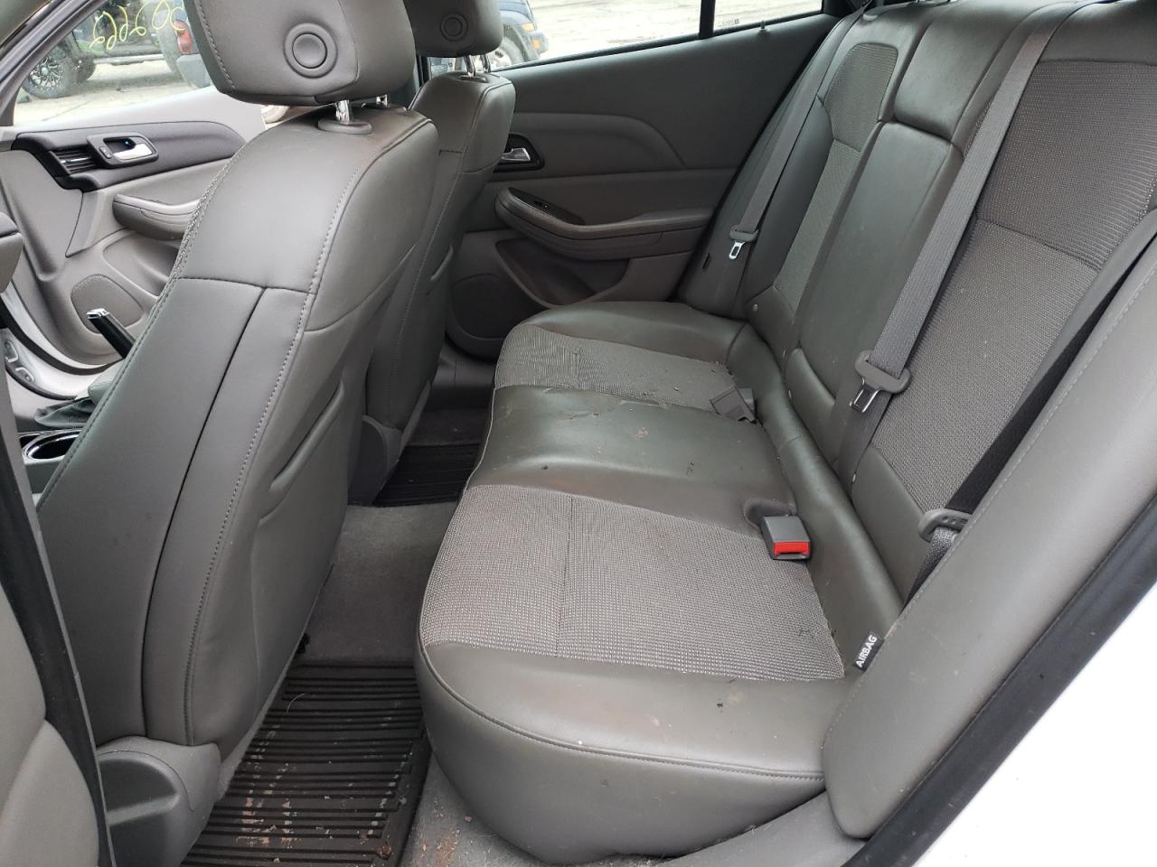 Photo 6 from auction – 2015 CHEVROLET MALIBU 1LT with VIN 1G11C5SL2FU150668