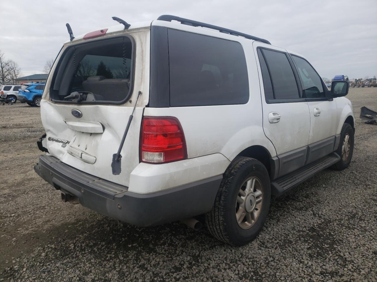 Photo 4 from auction – 2005 FORD EXPEDITION with VIN 1FMFU15535LA07535