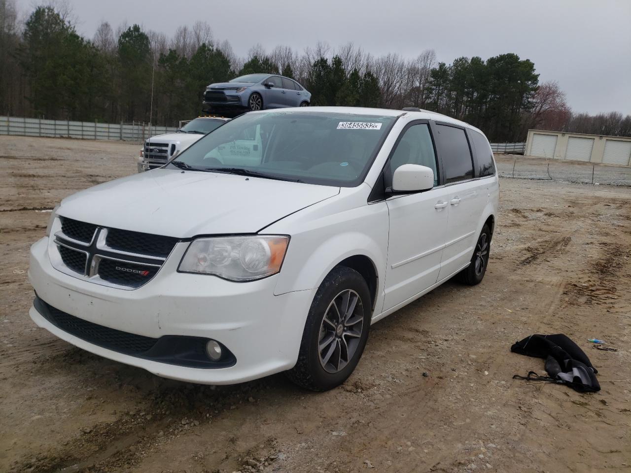 Photo 2 from auction – 2017 DODGE GRAND CARA with VIN 2C4RDGCGXHR699345