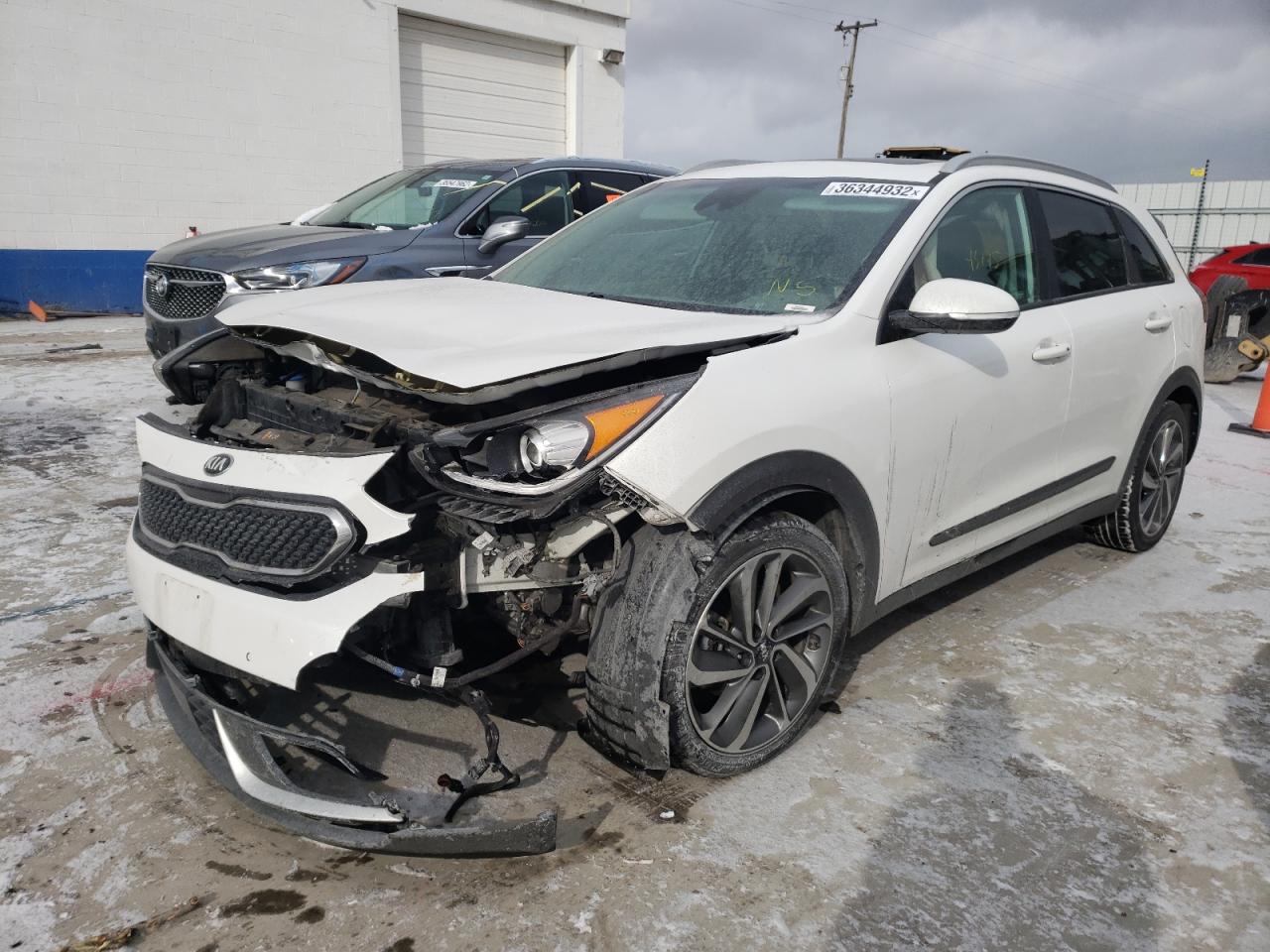 Photo 2 from auction – 2017 KIA NIRO EX TO with VIN KNDCE3LCXH5038257
