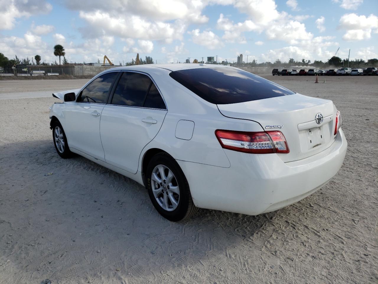 Photo 3 from auction – 2011 TOYOTA CAMRY BASE with VIN 4T1BF3EK2BU647963