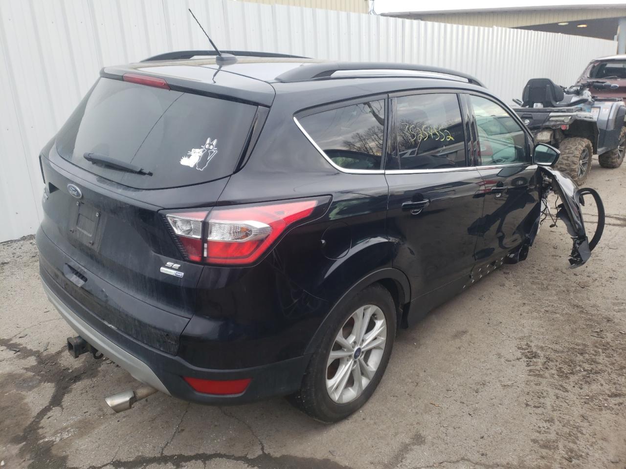Photo 4 from auction – 2017 FORD ESCAPE SE with VIN 1FMCU9GDXHUD99398