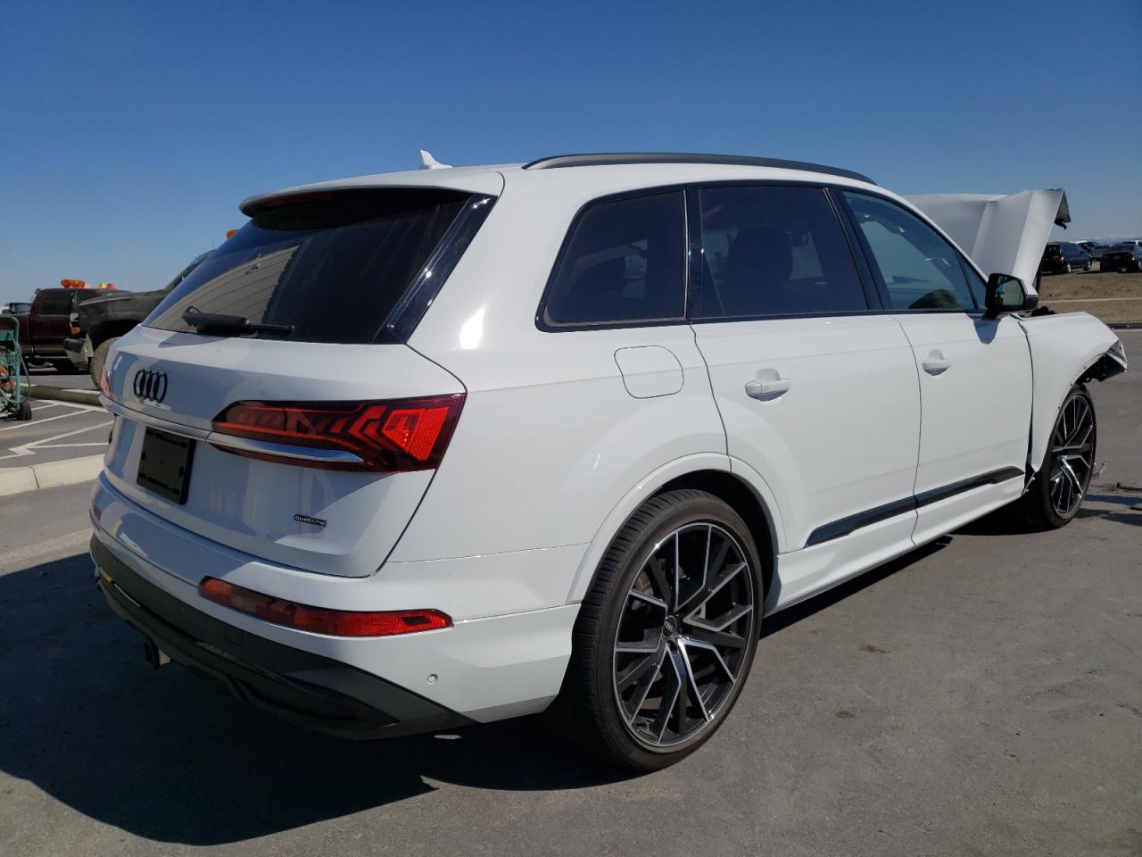 Photo 4 from auction – 2021 AUDI Q7 PRESTIG with VIN WA1VXAF74MD027688