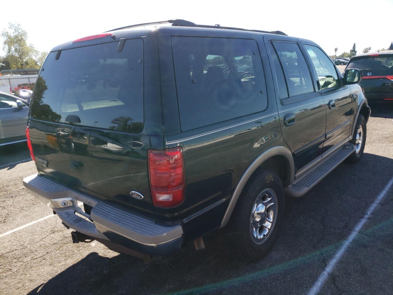 Photo 4 from auction – 2000 FORD EXPEDITION with VIN 1FMPU18L6YLC42756