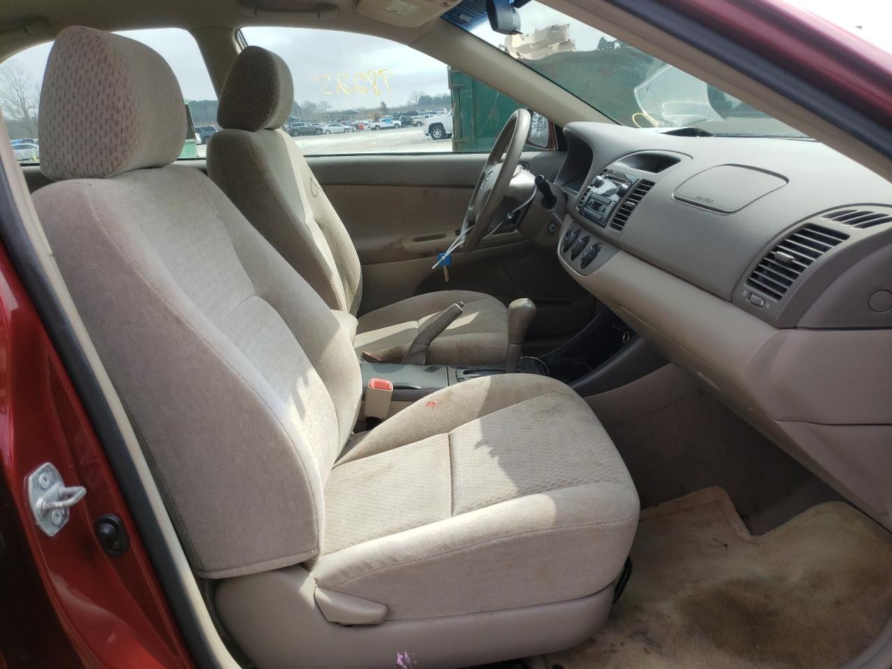 Photo 5 from auction – 2004 TOYOTA CAMRY LE with VIN 4T1BE32K54U268577