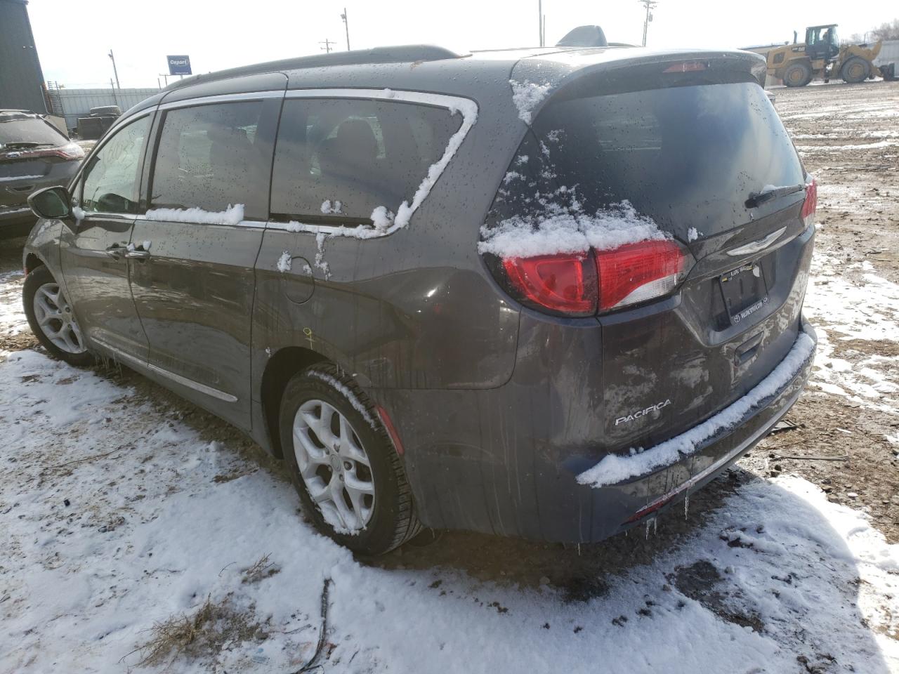 Photo 3 from auction – 2017 CHRYSLER PACIFICA T with VIN 2C4RC1BG9HR667617