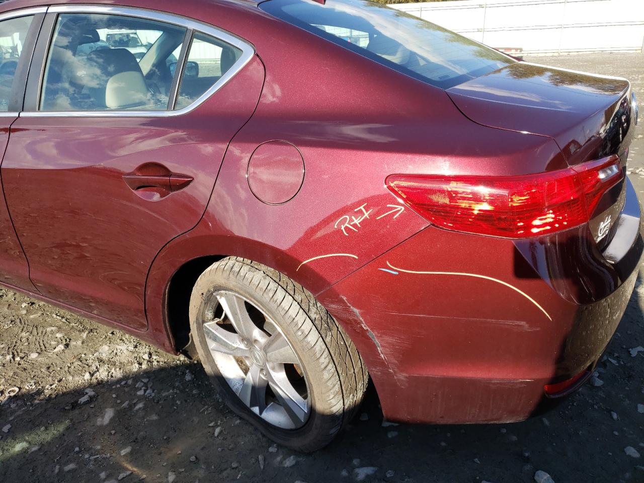 Photo 9 from auction – 2013 ACURA ILX 20 PRE with VIN 19VDE1F58DE002774