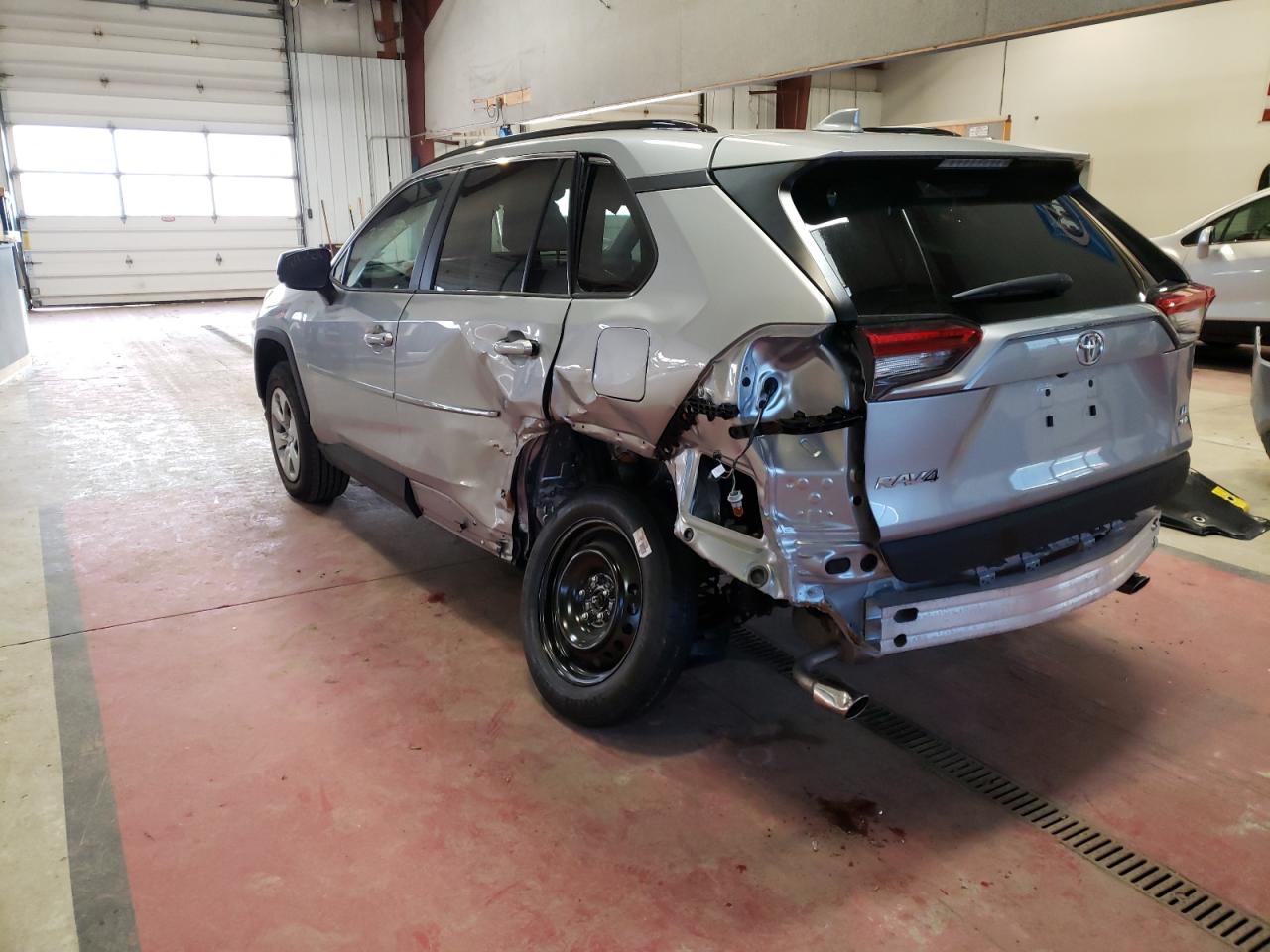 Photo 3 from auction – 2021 TOYOTA RAV4 LE with VIN 2T3F1RFV0MC251313