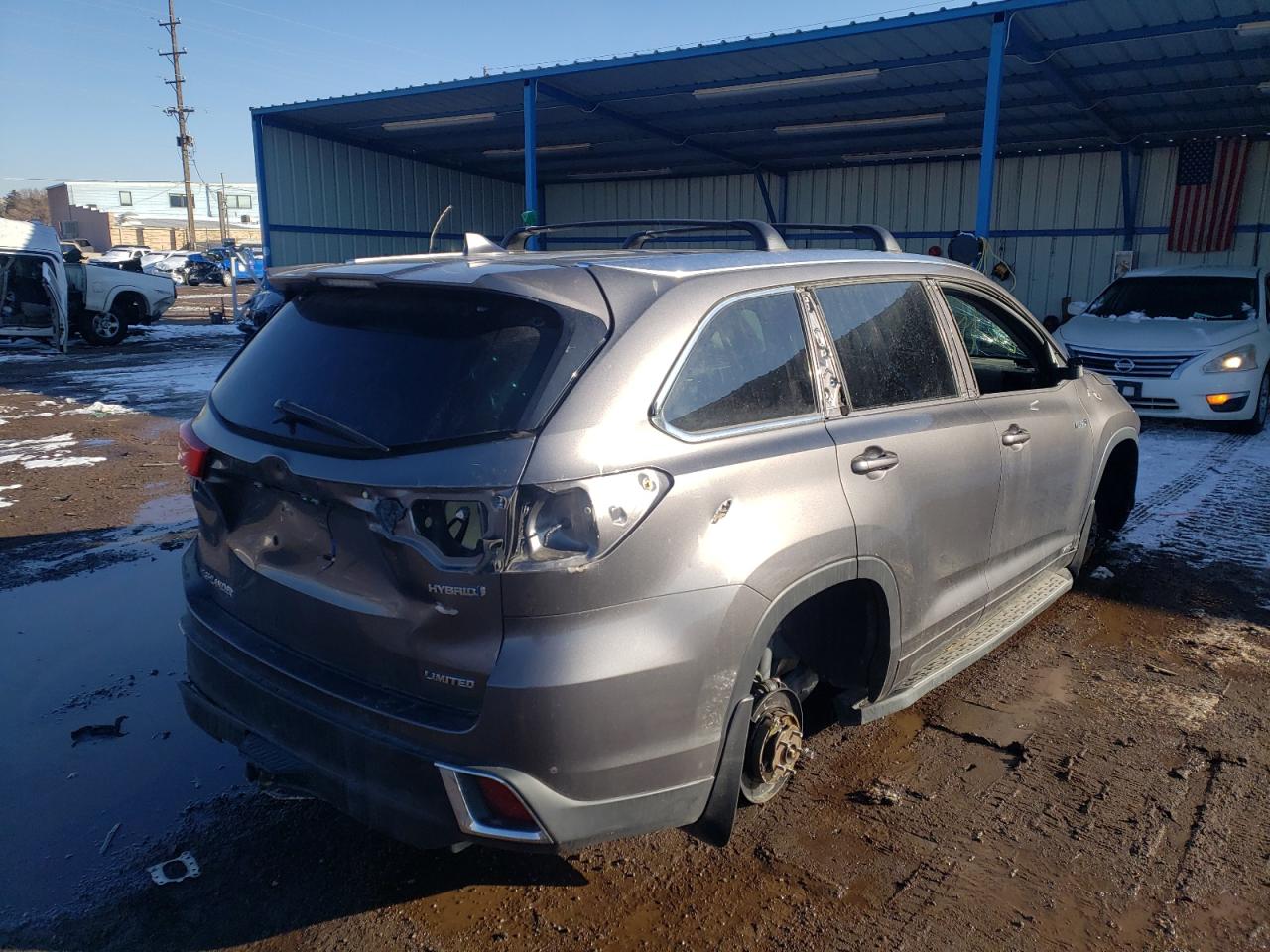 Photo 4 from auction – 2018 TOYOTA HIGHLANDER with VIN 5TDDGRFH9JS043572