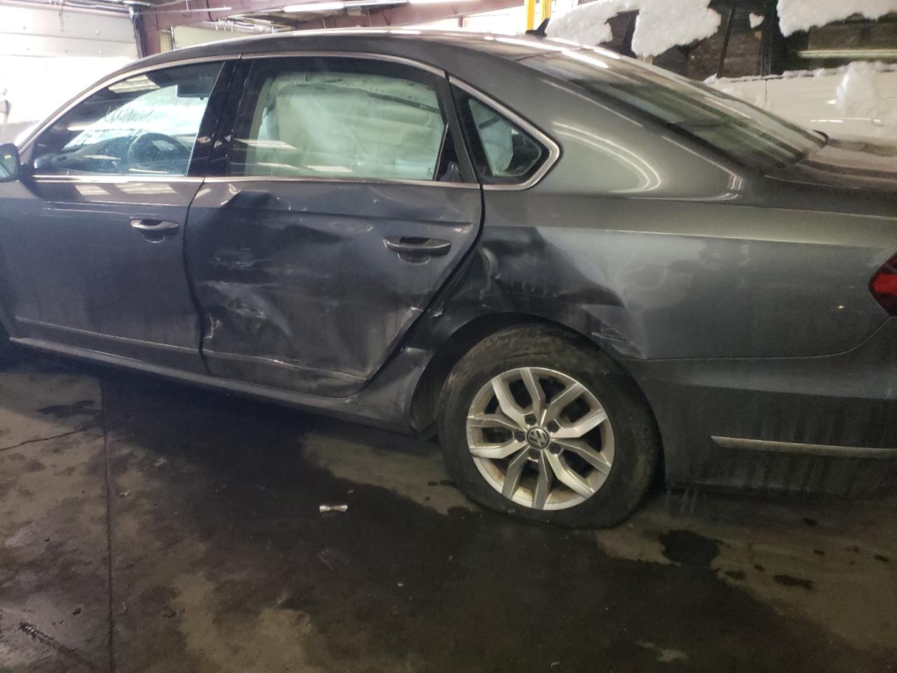 Photo 9 from auction – 2017 VOLKSWAGEN PASSAT S with VIN 1VWAT7A3XHC085546