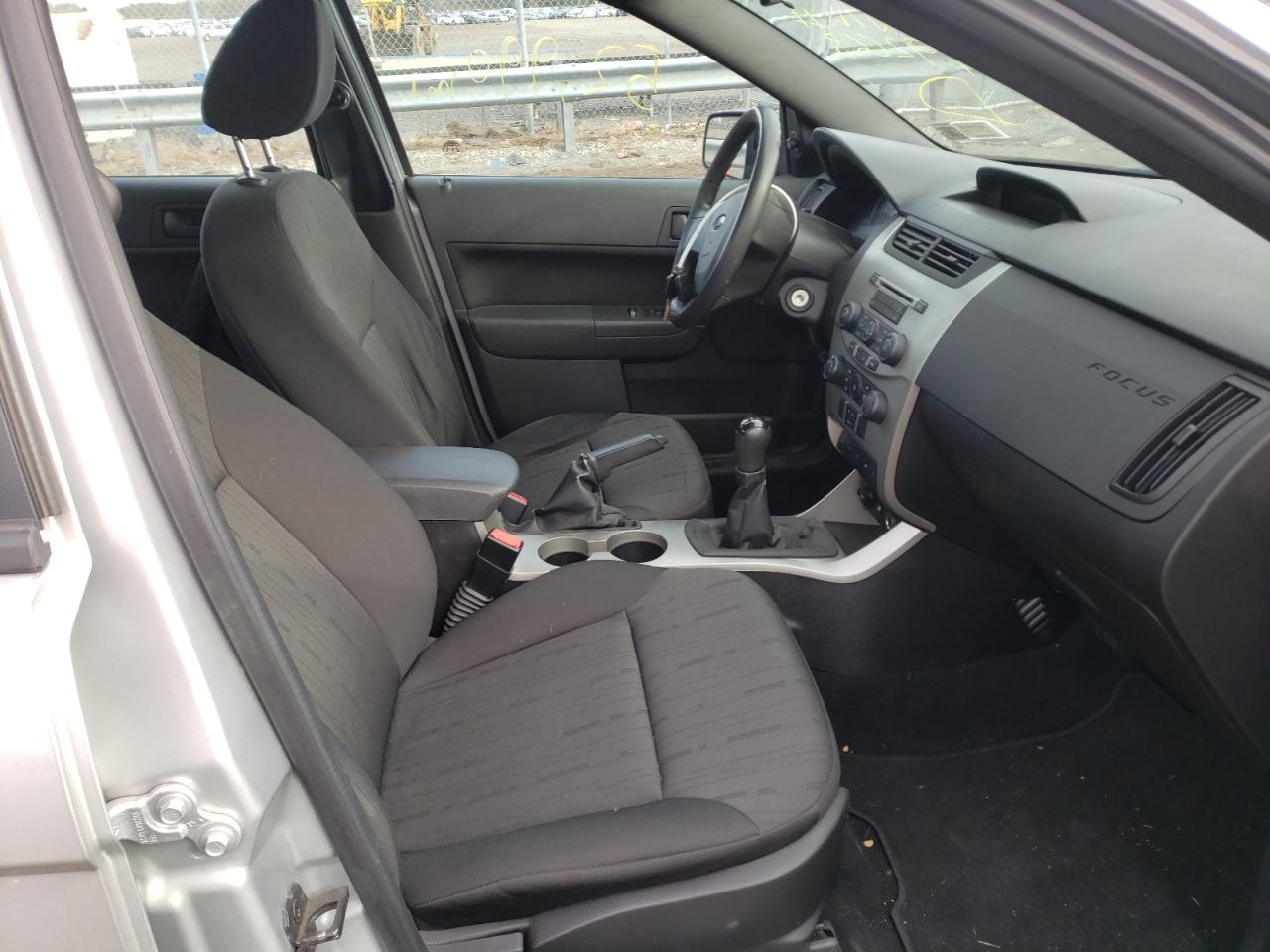 Photo 5 from auction – 2011 FORD FOCUS SE with VIN 1FAHP3FN6BW192663