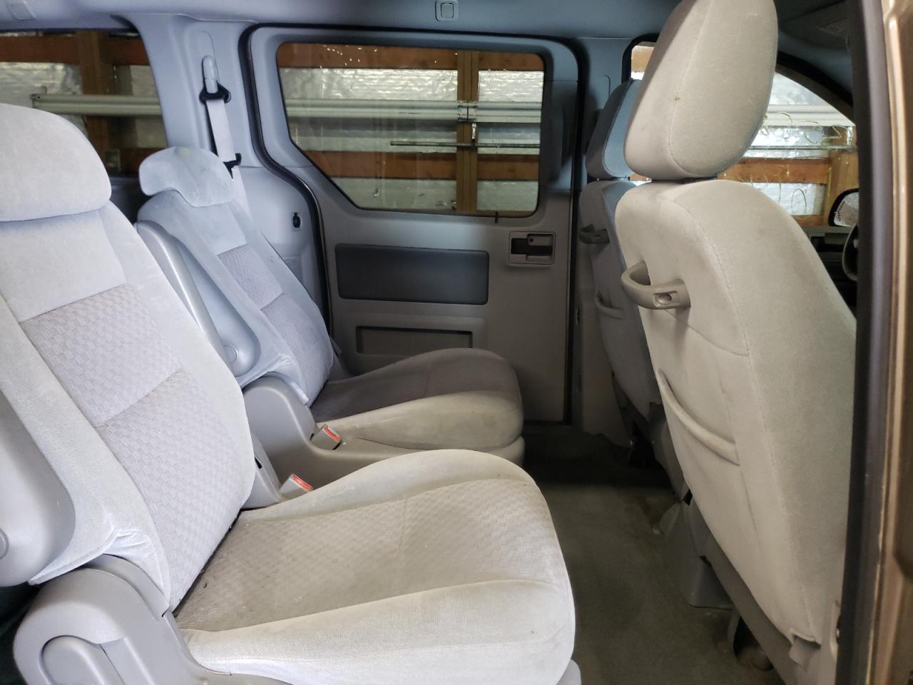 Photo 6 from auction – 2004 FORD FREESTAR S with VIN 2FMZA52274BA16308