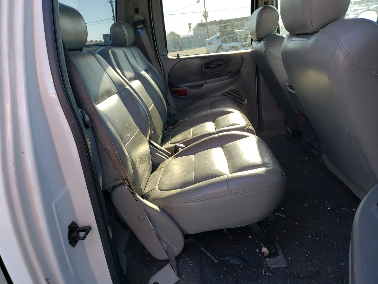 Photo 6 from auction – 2002 FORD F150 SUPER with VIN 1FTRW07L02KE33489