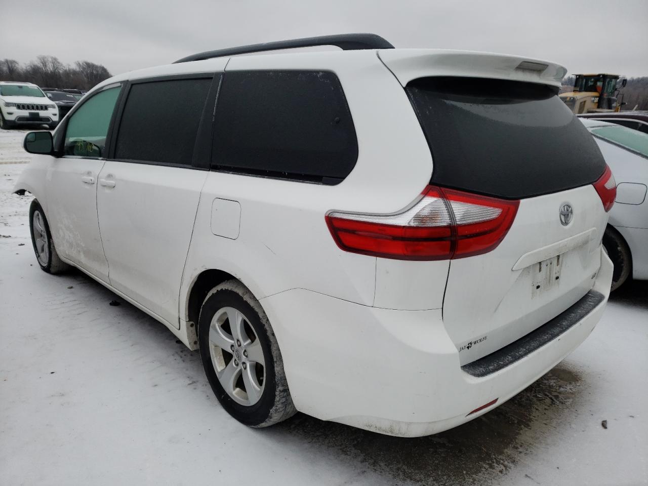 Photo 3 from auction – 2015 TOYOTA SIENNA LE with VIN 5TDKK3DC0FS587394