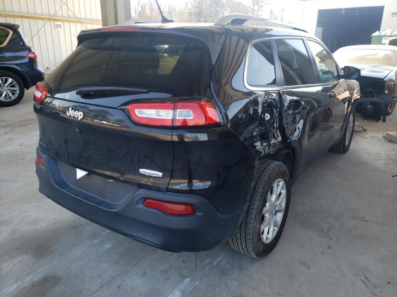 Photo 4 from auction – 2015 JEEP CHEROKEE L with VIN 1C4PJLCB8FW771063
