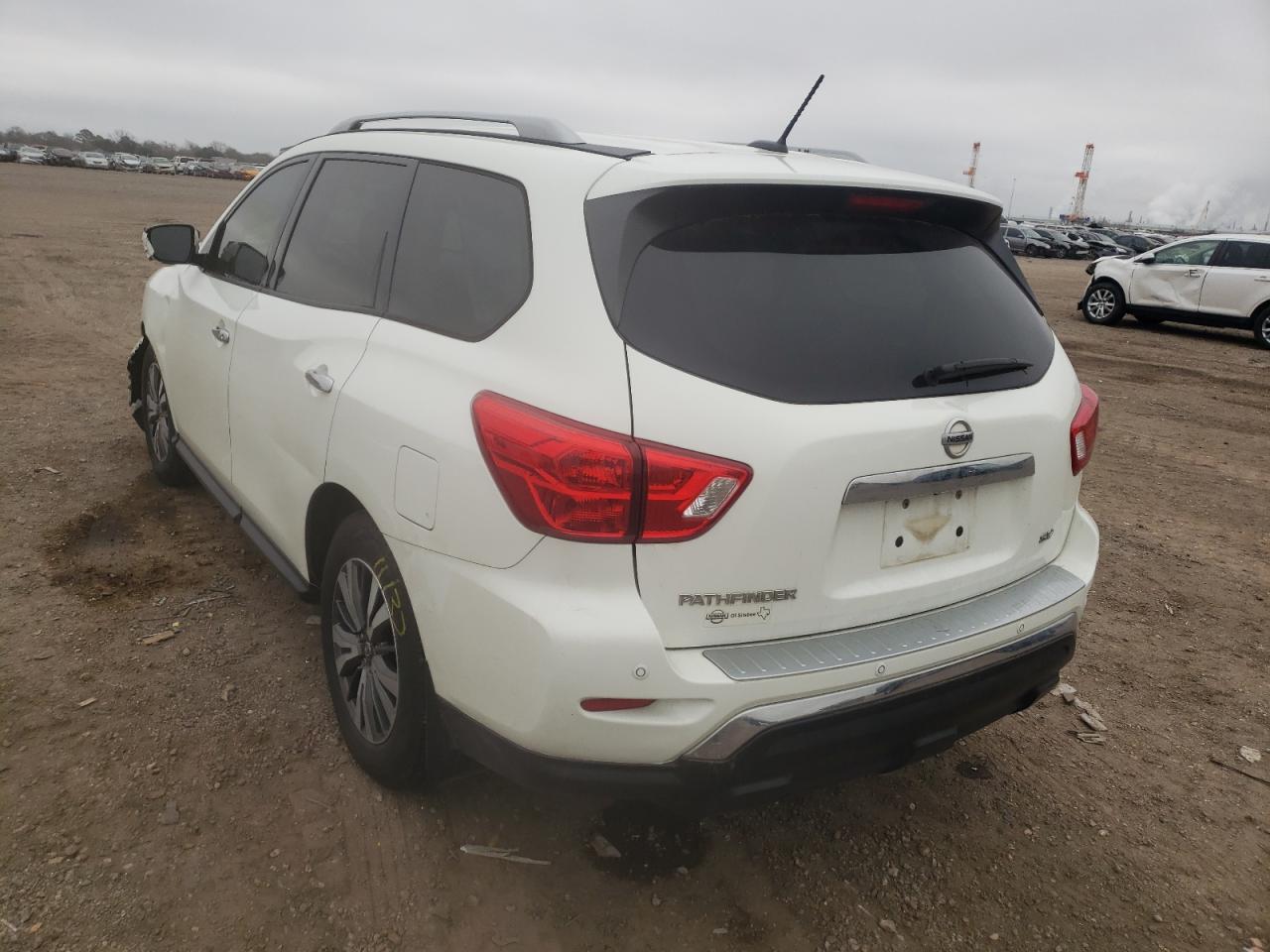 Photo 3 from auction – 2017 NISSAN PATHFINDER with VIN 5N1DR2MN7HC692403